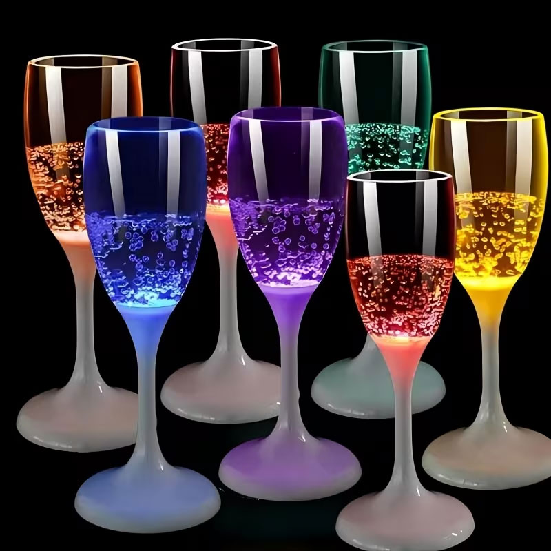 Glow In The Dark Party Glasses - 6 قطع من أكواب الشمبانيا المضيئة
