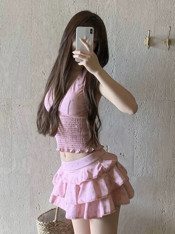 ملابس نسائية صيفية، بدلة سباحة - مراجعة Costumes وسعره